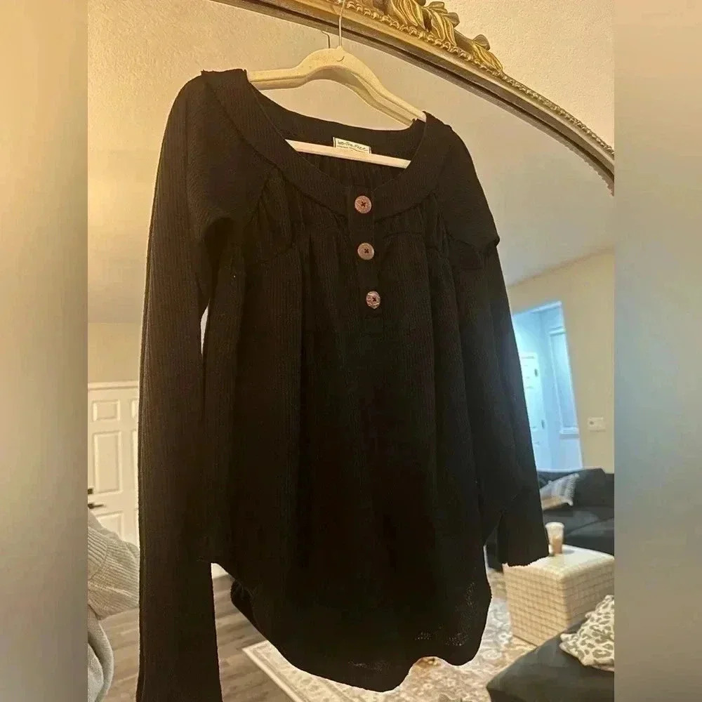 WE THE FREE BLACK WITH BUTTONS‎ LONGSLEEVE XS
